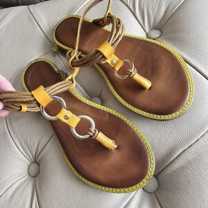 Inuovo Leather Yellow Flats Thong Rope Metal Rings Padded Insole size  8